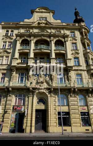 Appartement orné la façade de l'immeuble à Prague, République Tchèque, Europe Banque D'Images