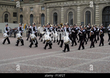 Marching Band militaire pendant la cérémonie de la relève de la garde à Stockholm, Suède, Europe Banque D'Images