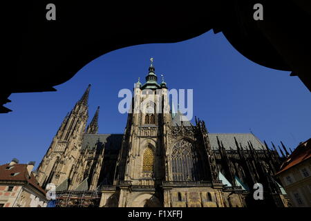 Tour sud de la cathédrale St Vitus à Prague, République Tchèque, Europe Banque D'Images