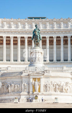 Façade avant et la sculpture équestre Victor Emanuel II monument Piazza Venezia Rome Roma Lazio Italie Europe de l'UE Banque D'Images