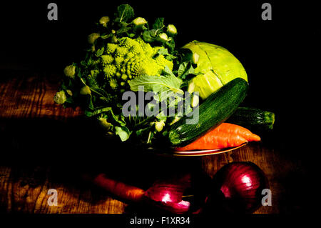 Assiette de légumes à pieds Banque D'Images