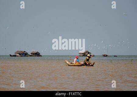 Le Cambodge, la province de Siem Reap, Kompong Khleang, Tonle Sap, village flottant sur le lac de Tonle Sap Banque D'Images