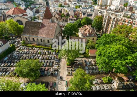 France, Paris, l'église de Charonne village Saint Germain de Charonne et le cimetière (vue aérienne) Banque D'Images