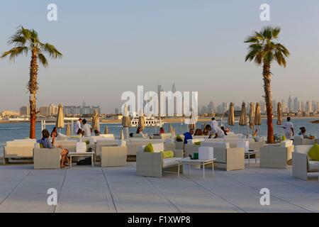 Emirats Arabes Unis, Dubai, Palm Jumeirah, Atlantis The Palm, bar de plage de Nasimi Banque D'Images