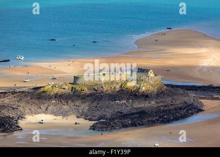 La France, de l'Ille et Vilaine, Côte d'Emeraude, Dinard, fort de l'île Harbour, la marée de printemps du 21 mars 2015 (vue aérienne) Banque D'Images