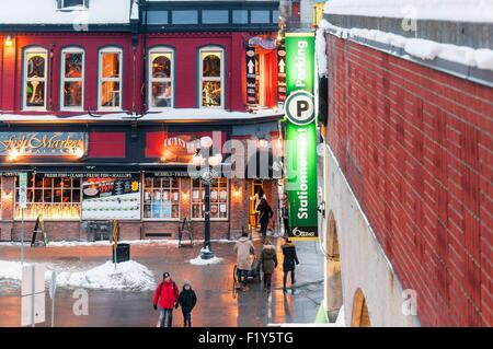 Le Canada, l'Ontario, Ottawa, centre-ville, du quartier de marché By, vue sur la rue York Banque D'Images