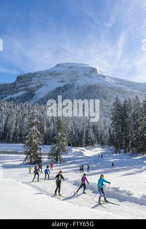 France, Isère, Parc Naturel Régional de la Chartreuse (parc naturel régional de Chartreuse), Col de porte (alt : 1326m), ski au pied de l'Achard, plus haut sommet du massif de la Chartreuse (alt : 2082m) Banque D'Images