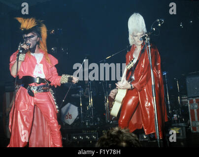 SIGUE SIGUE SPUTNIK groupe pop britannique de 1982 avec Tony James à gauche. Photo Tony Louth Banque D'Images