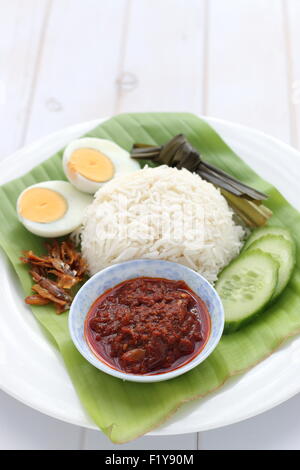 Petit-déjeuner malaisien traditionnel Nasi lemak appelé Banque D'Images