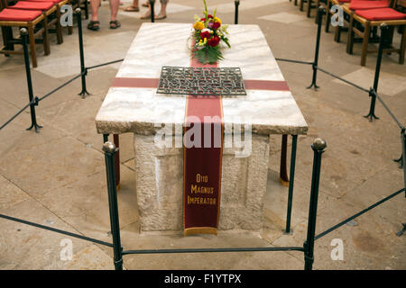 Tombe d'Otton Ier, empereur romain germanique à l'intérieur de la cathédrale de Magdebourg, Magdeburg, Saxe- Anhalt, Allemagne Banque D'Images