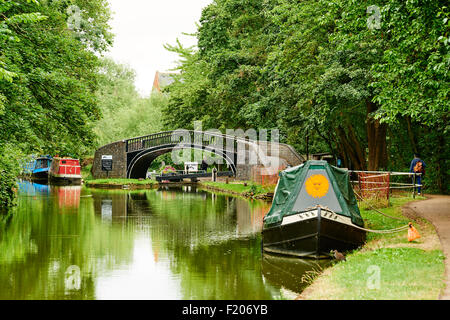 Houseboats dans le canal d'Oxford, Oxford, Oxfordshire, Angleterre, Europe Banque D'Images