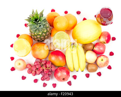 Verschiedene Früchte vor weißem Hintergrund Banque D'Images