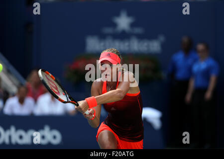 New York, USA. 05Th Nov, 2015. Kristina Mladenovic la France en action contre Roberta Vinci de l'Italie pendant leur match quart à l'US Open à Flushing Meadows, New York dans l'après-midi du 8 septembre 2015. Crédit : Adam Stoltman/Alamy Live News Banque D'Images