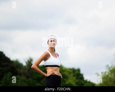 Portrait de femme en sports top Banque D'Images