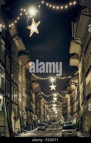 Vue de nuit de l'étoile de Noël lumières de rue, Lausanne, Suisse Banque D'Images