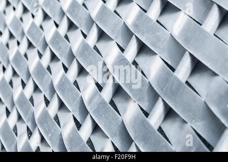 Barrière en métal tubulaire d'acier et des bandes, photo gros plan avec selective focus Banque D'Images