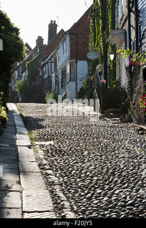 Rue Pavée et maisons anciennes, Mermaid Street, Rye, East Sussex, Angleterre, Royaume-Uni, Europe Banque D'Images