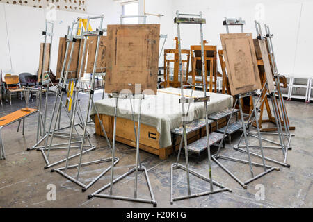 Artiste chevalets dans une université, un collège, de classe. Banque D'Images