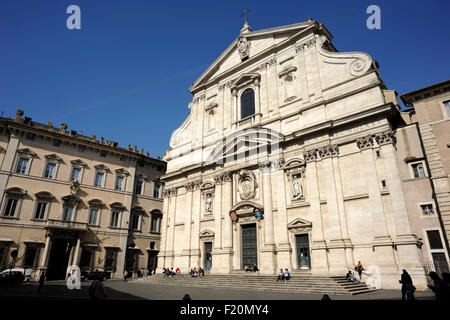Italie, Rome, Piazza del Gesù, Palazzo Altieri et Chiesa del Gesù (église de Jésus) Banque D'Images