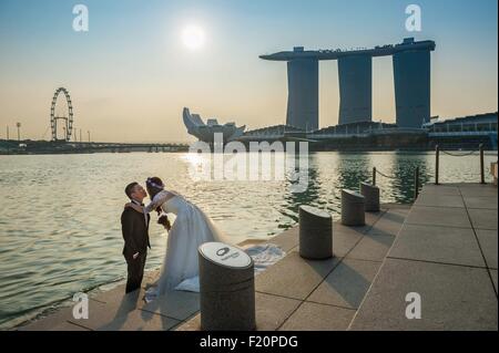 Marina Bay, Singapour, Marina Bay Sands, hôtel de luxe ouvert en 2010 et le Musée des Arts et des sciences construit comme une forme de fleur de lotus par l'architecte Moshe Safdie Banque D'Images