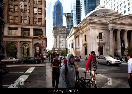 United States, Pennsylvania, Philadelphia, centre-ville, rue large et Chestnut Street Banque D'Images