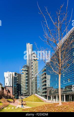 L'Italie, Lombardie, Milan, Porta Nuova Varesine (2009-2015), tour de Solaria architectes Arquitectonica ferme Banque D'Images