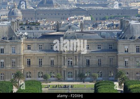 France, Paris, le Sénat dans le Palais du Luxembourg, dans le 6ème arrondissement de Paris, qui incluent les jardins publics à l'avant (Jardin du Luxembourg), et le Musée du Luxembourg (vue aérienne) Banque D'Images