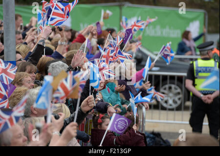 Newtongrange, UK. 9 Septembre, 2015. La Reine ouvre officiellement la frontières Sa Majesté la Reine Elizabeth II, à Newtongrange, Midlothian. Dans le cadre de la cérémonie d'ouverture officielle de la ligne de chemin de fer nouvellement rétabli les frontières, en suivant le tracé de la ligne de Waverley. Crédit : Rob Gray/Alamy Live News Banque D'Images