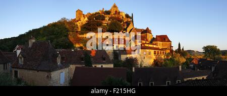 France, Dordogne, Perigord, Beynac et Cazenac, vue sur le village et le château au coucher du soleil Banque D'Images