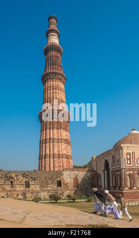 Qûtb Minâr tower, Delhi, Inde Banque D'Images