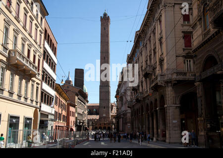 Les deux tours - Le Due Torri - de Bologne, Via Ugo Bassi Emilia-Romagna Italie Banque D'Images