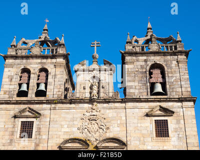 Les clochers de la cathédrale de Braga se Banque D'Images