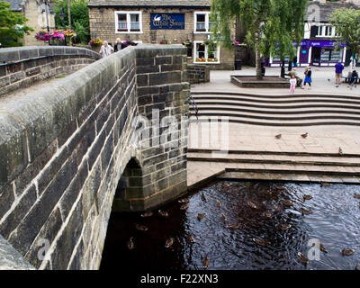 Le vieux pont à cheval à Hebden Bridge West Yorkshire Angleterre Banque D'Images