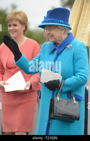 La reine Elisabeth II, Sa Majesté la Reine d'Ecosse de premier ministre Nicola Sturgeon. Banque D'Images