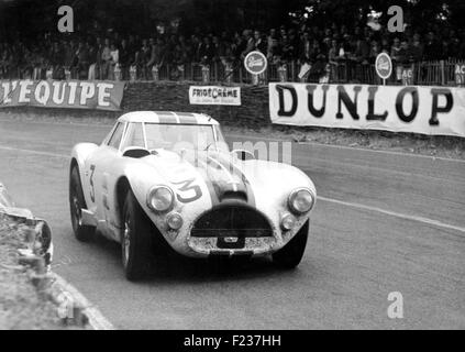 Charlie Moran et John Gordon Bennett Cunningham C4RK coupé au Mans 1953 Banque D'Images