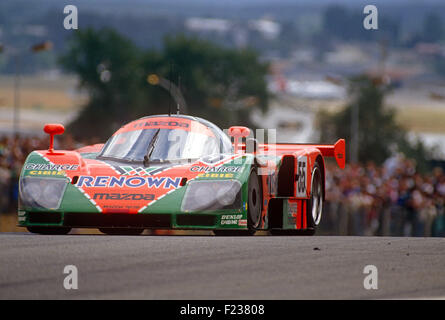1991 Le Mans gagner Mazda 787B conduit par Johnny Herbert au Mans. Banque D'Images