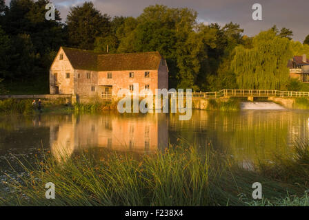 Matin d'été à Sturminster Newton Mill, Dorset, England, UK Banque D'Images