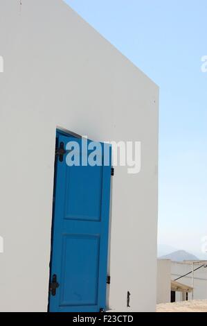 Maison Blanche et porte à Amorgos Grèce Banque D'Images