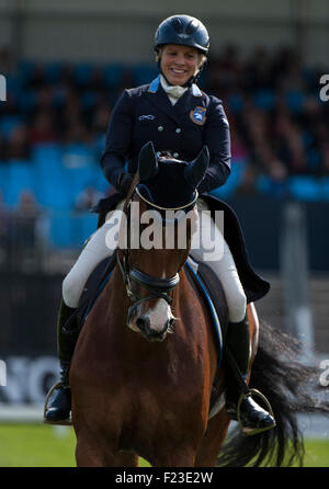 Blair Atholl, en Écosse, au Royaume-Uni. 10 Septembre, 2015. Anna Nilsson [SWE] équitation Luron pendant leur dressage test sur la première journée. La FEI European Eventing Championships 2015 Blair Castle Crédit : Stephen Bartholomew/Alamy Live News Banque D'Images