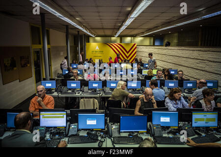 Barcelone, Catalogne, Espagne. 10 Sep, 2015. Les bénévoles travaillent dans le 'Ara es l'Hora' centre d'appel pour récupérer des informations sur l'image de l'atmosphère dans la population catalane au sujet de l'indépendance de l'Espagne. Credit : Matthias Rickenbach/ZUMA/Alamy Fil Live News Banque D'Images