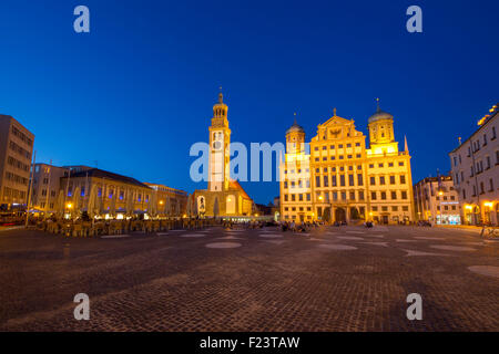 L'hôtel de ville et perlachturm en soirée, Augsbourg, Bavière, Allemagne Banque D'Images