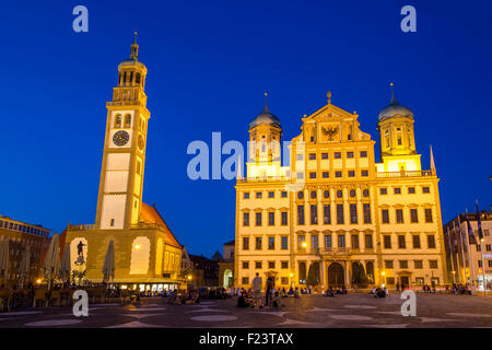 L'hôtel de ville et perlachturm en soirée, Augsbourg, Bavière, Allemagne Banque D'Images