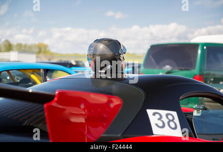 Close up de voiture avec le casque roof top Banque D'Images