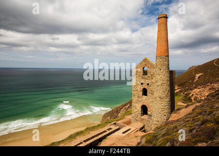 Papule Coates, une ancienne mine d'étain sur les falaises au-dessus de St Agnes, Cornwall, UK. Banque D'Images