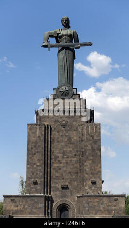 Statue de la mère Arménie à Victory Park, Yerevan, Arménie Banque D'Images