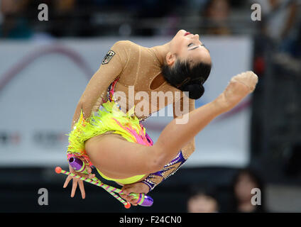 Stuttgart, Allemagne. Sep 11, 2015. Jana Berezko-Marggrander de l'Allemagne dans la compétition au Championnat du Monde de Gymnastique Rythmique 2015 à Stuttgart, Allemagne, 11 septembre 2015. Dpa : Crédit photo alliance/Alamy Live News Banque D'Images