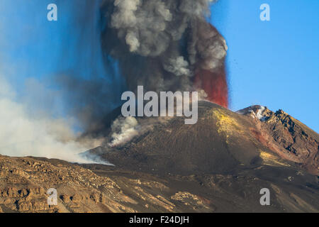 Le plus haut volcan en éruption en Europe Banque D'Images