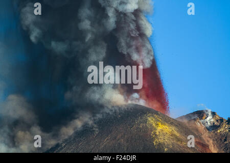 Le plus haut volcan en éruption en Europe Banque D'Images