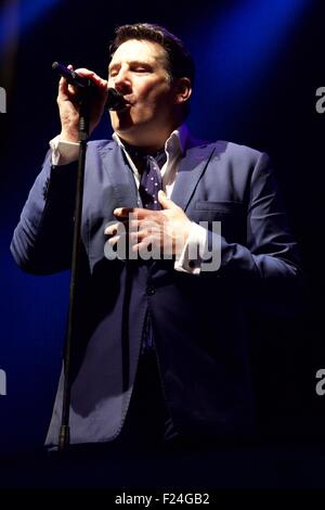 Tony Hadley de Spandau Ballet à Newmarket Nights 2015 Banque D'Images