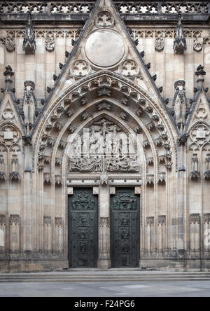 Porte de la cathédrale de Saint Vit à Prague, République Tchèque Banque D'Images